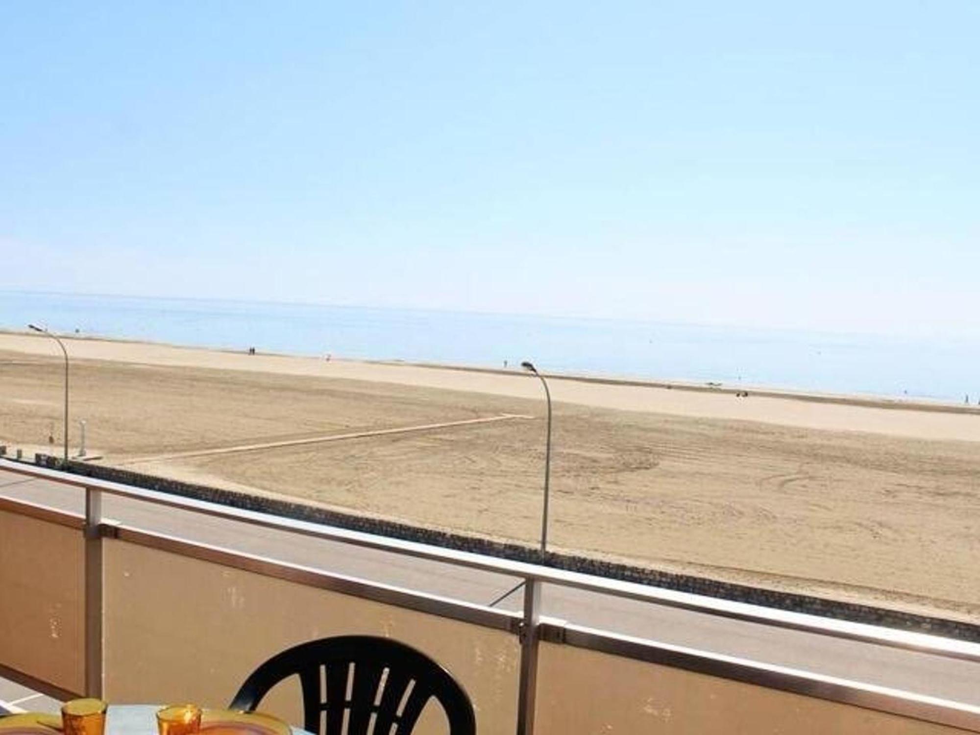 Appartement 3 Pieces Avec Parking, A 10M De La Plage - 6 Couchages - Fr-1-229C-171 Port-la-Nouvelle Bagian luar foto